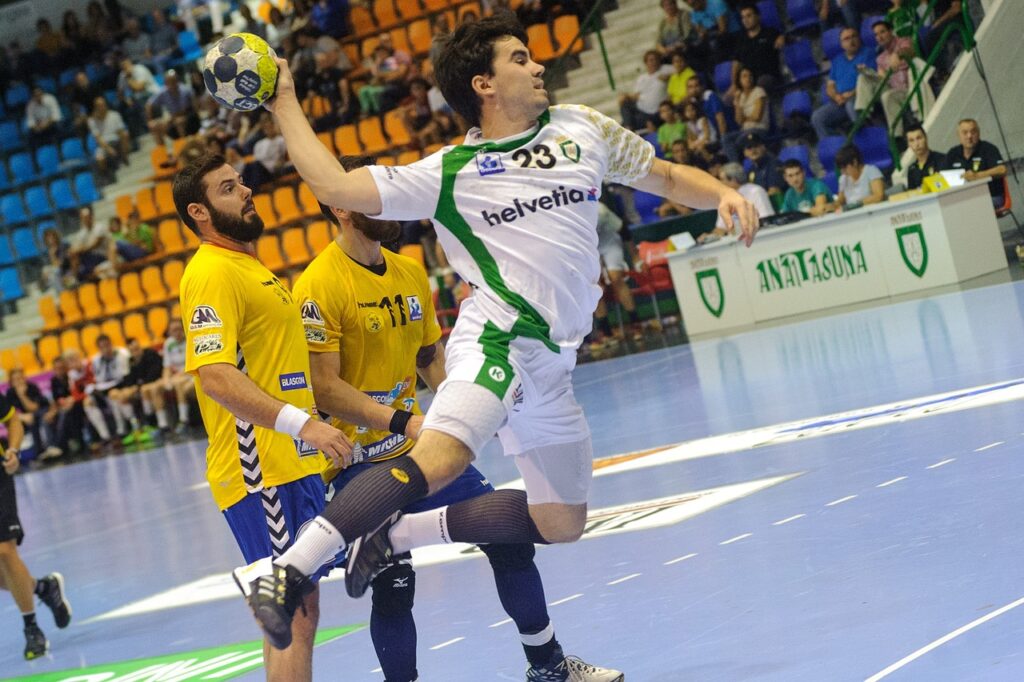 handbollspelare spelar match